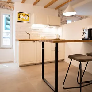  Apartment Vitelli And Croatia