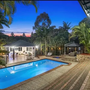  Holiday home Paradise Retreat With Waterfall & Pool On 2000m2 Australia