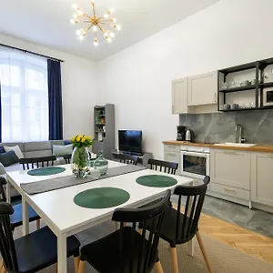  Apartment Wawelove Spacious 3 Bedroom 1 Min To Main Sq! Poland